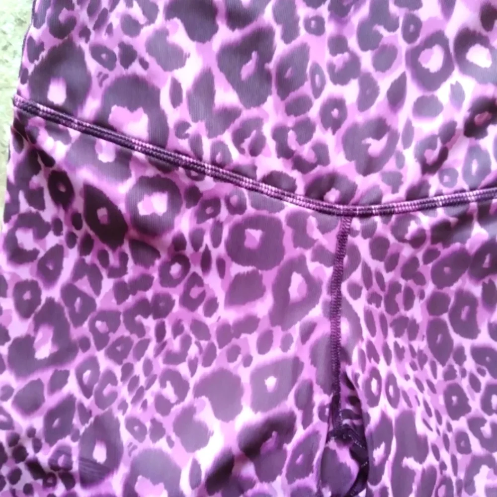 Fabletics High-Waisted Mesh PowerForm leggings, size XS - Picture 3 of 9